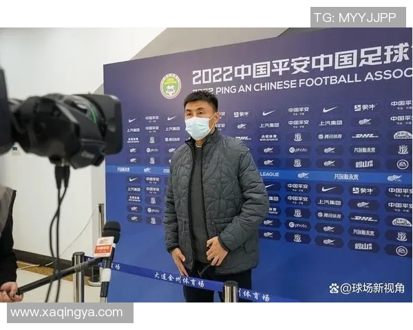 成都羽毛球队节奏争议引发热议球迷与教练的观点碰撞与反思 成都羽毛球队节奏争议引发热议球迷与教练的观点碰撞与反思