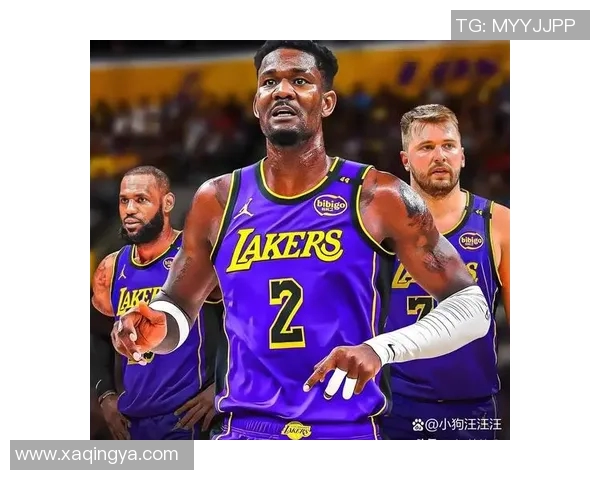 快船与湖人激战正酣精彩对决引发球迷热议与期待