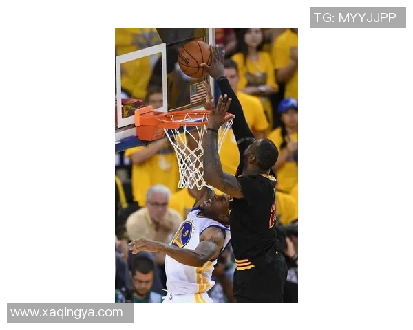 骑士与勇士对决詹姆斯惊艳扣篮瞬间回顾