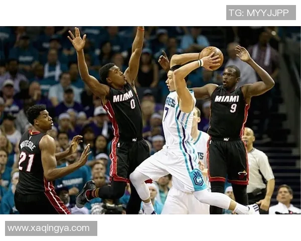 黄蜂与热火激战夏季联赛新星闪耀赛场精彩瞬间回顾