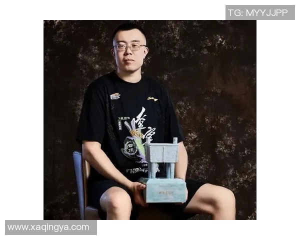 韩德君:从篮球场上的巨星到人生舞台的励志榜样 韩德君:从篮球场上的巨星到人生舞台的励志榜样