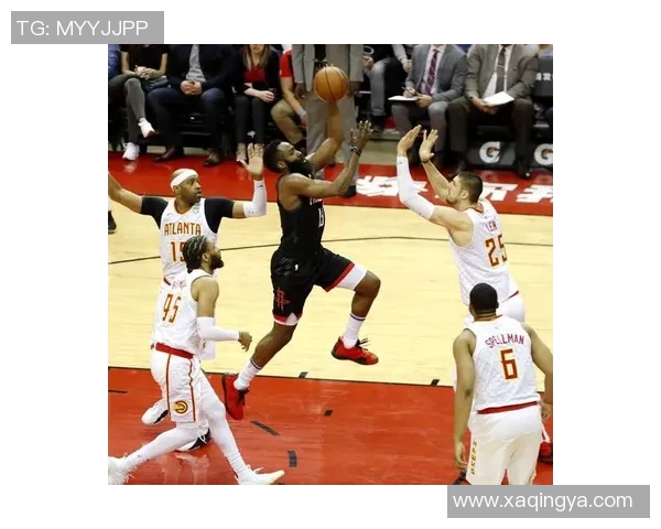 2004年NBA经典对决老鹰队与火箭队的精彩瞬间回顾与分析