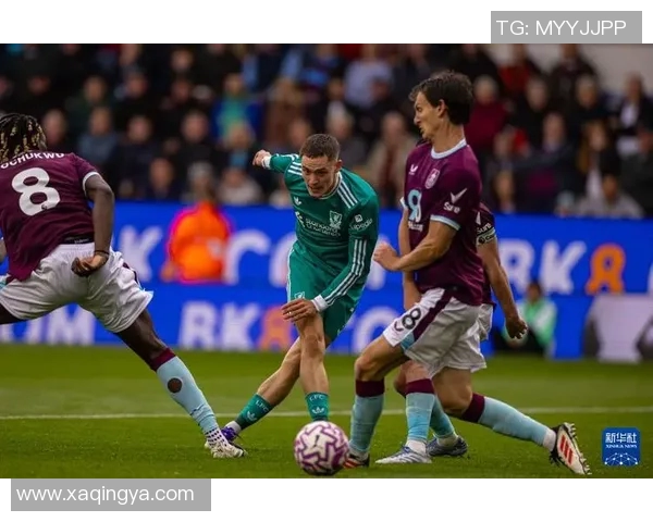 英超激战维拉主场迎战伯恩利全力争胜展现球队实力