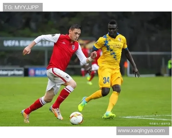 雷丁与斯蒂文尼奇的激烈对决展现英冠联赛的精彩魅力与竞争态势